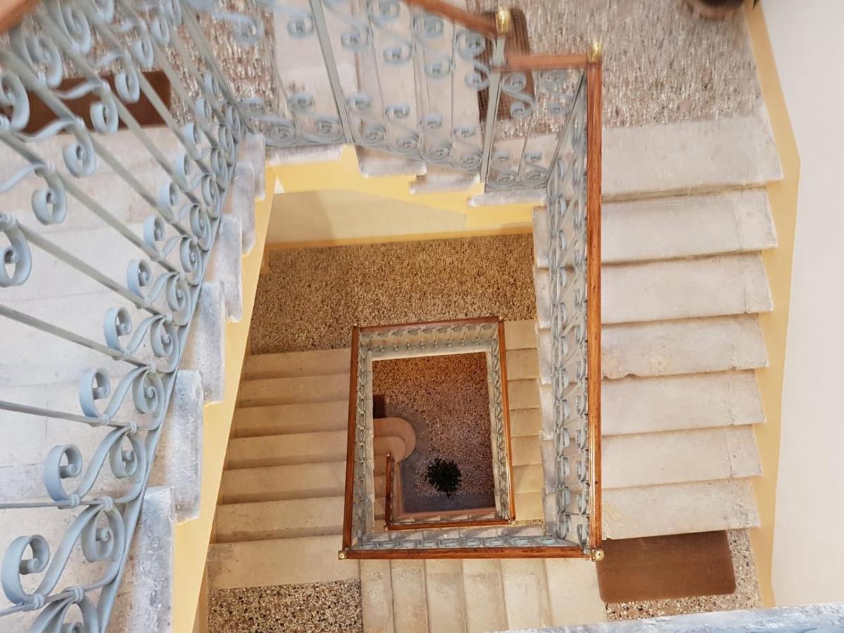 شقة Residenza Emilia البندقية المظهر الخارجي الصورة